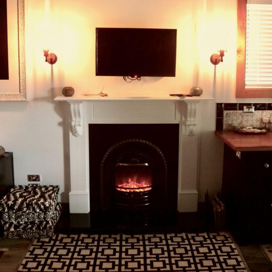 Marriners Luxury Guesthouse Rawene ภายนอก รูปภาพ